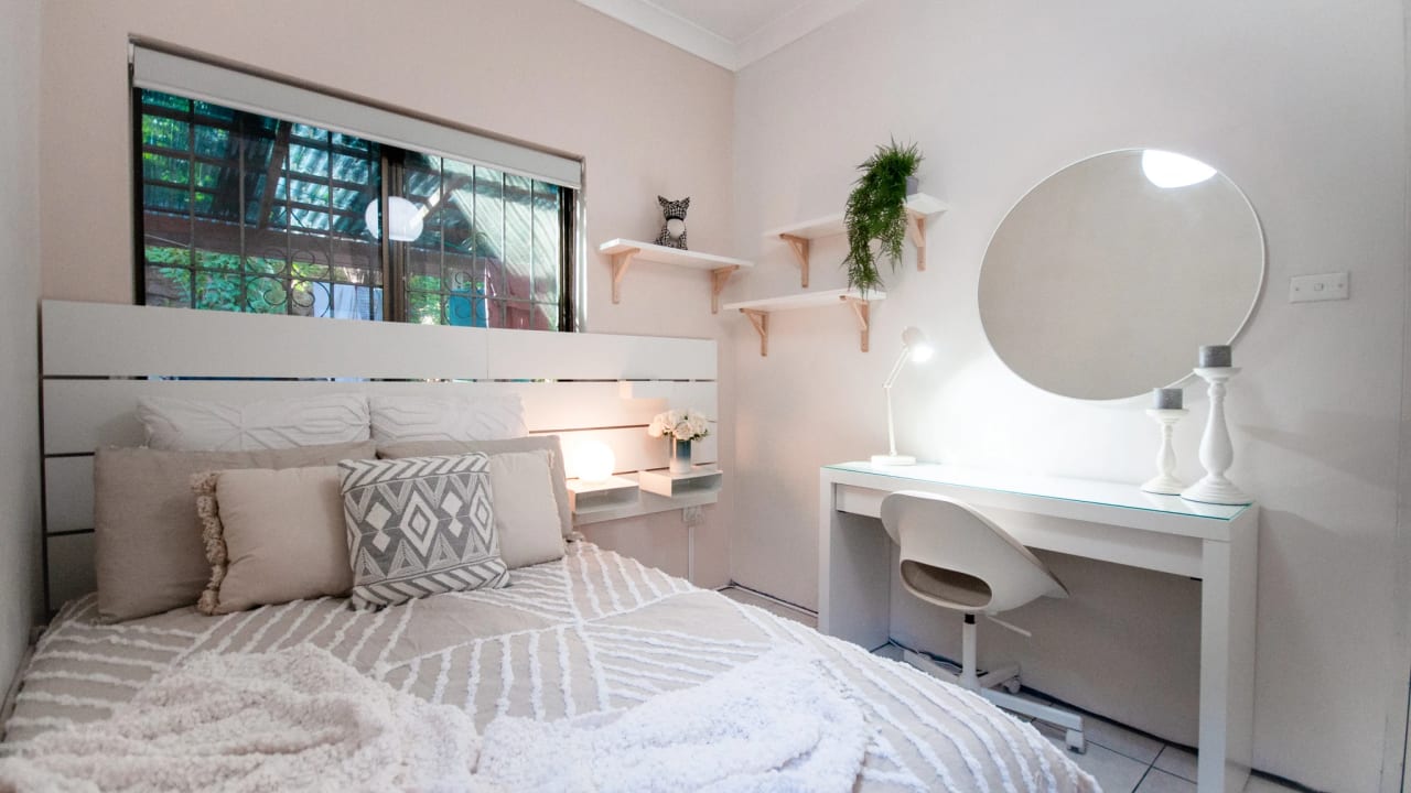 Furnished room in a share house
