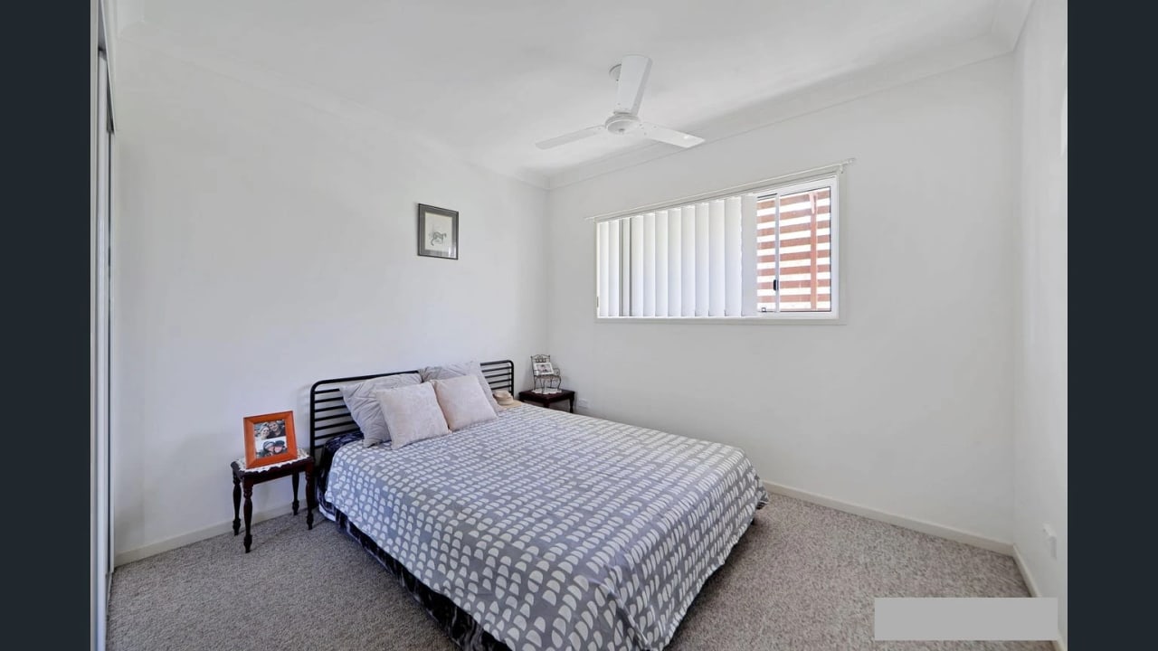 Room in a share house