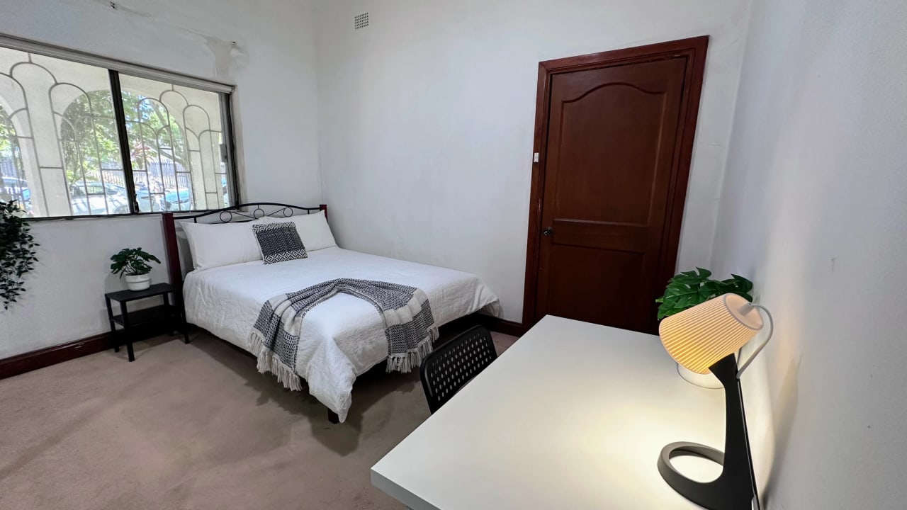 Furnished room in a share house