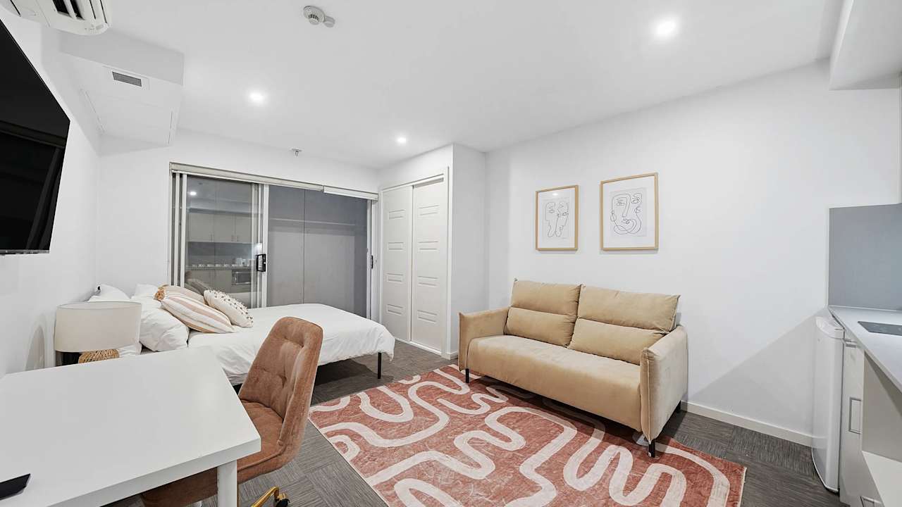 Room studio flat for rent