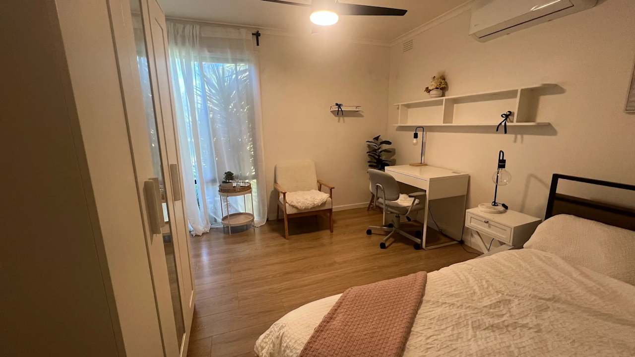 Furnished room in a share house