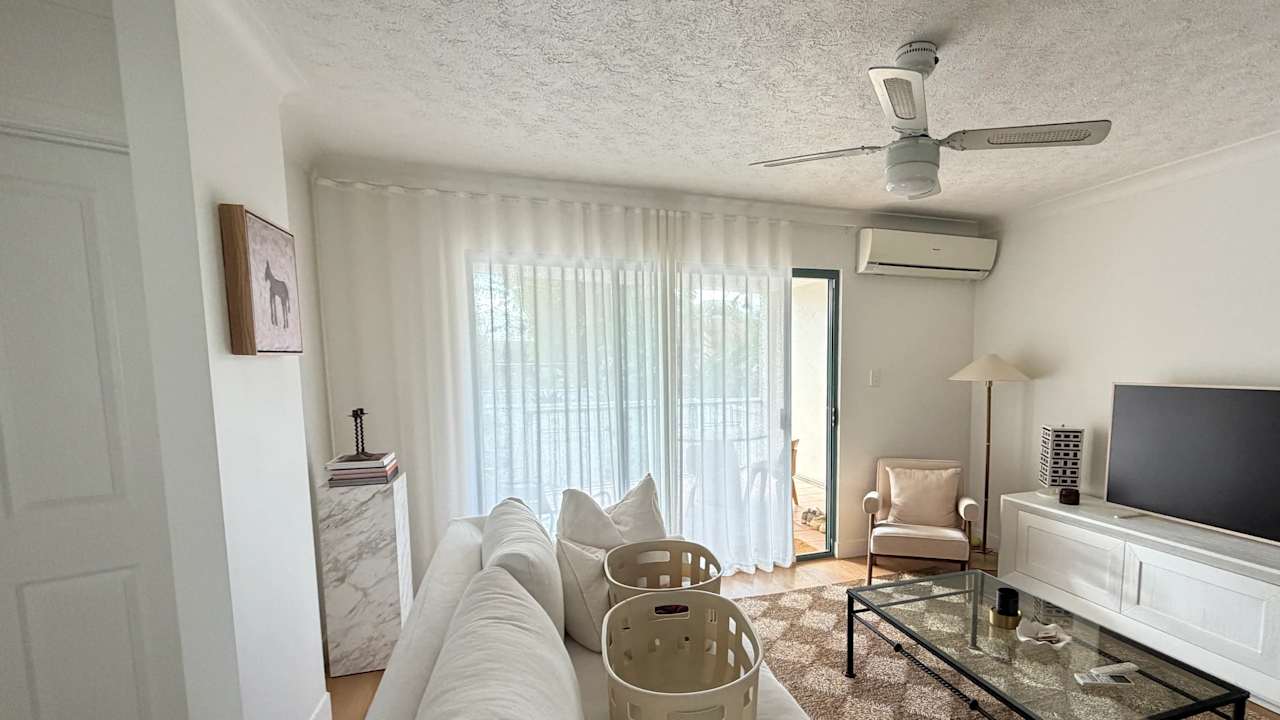 Unfurnished room with own bathroom