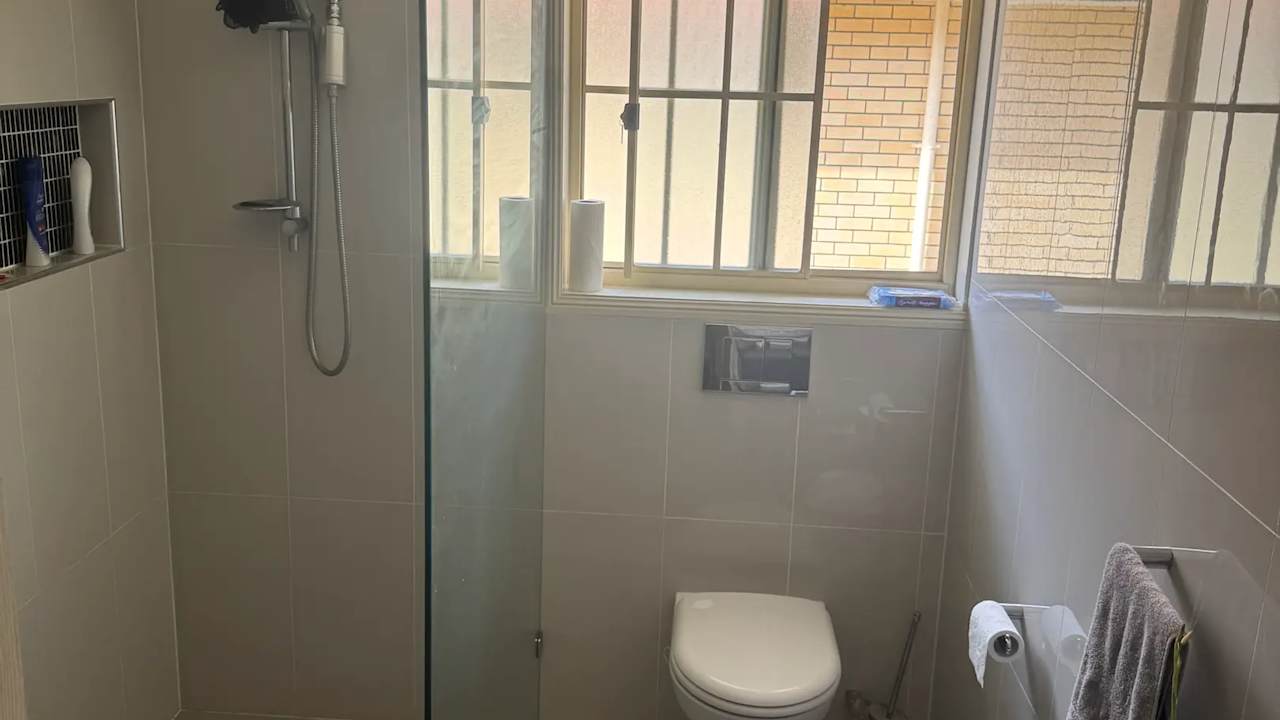 Unfurnished room in a share house