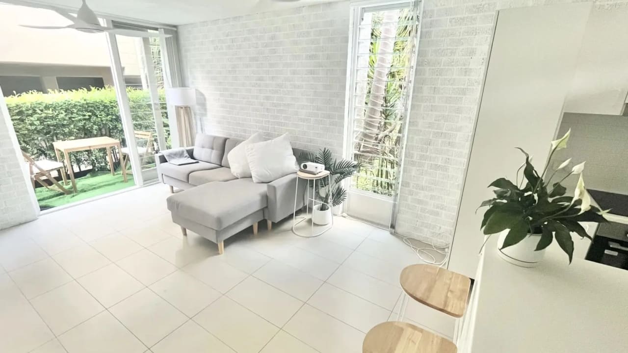 Whole property with 2 rooms for rent