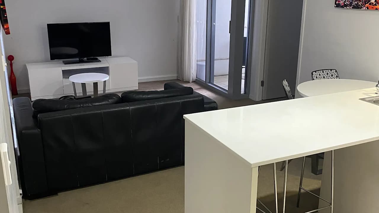 Furnished room with ensuite in a flatshare