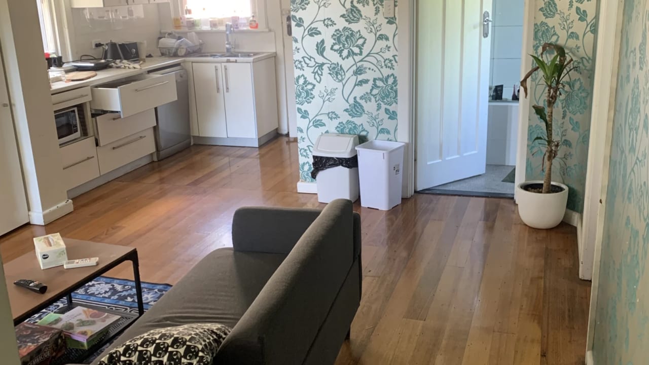 Unfurnished room in a flatshare