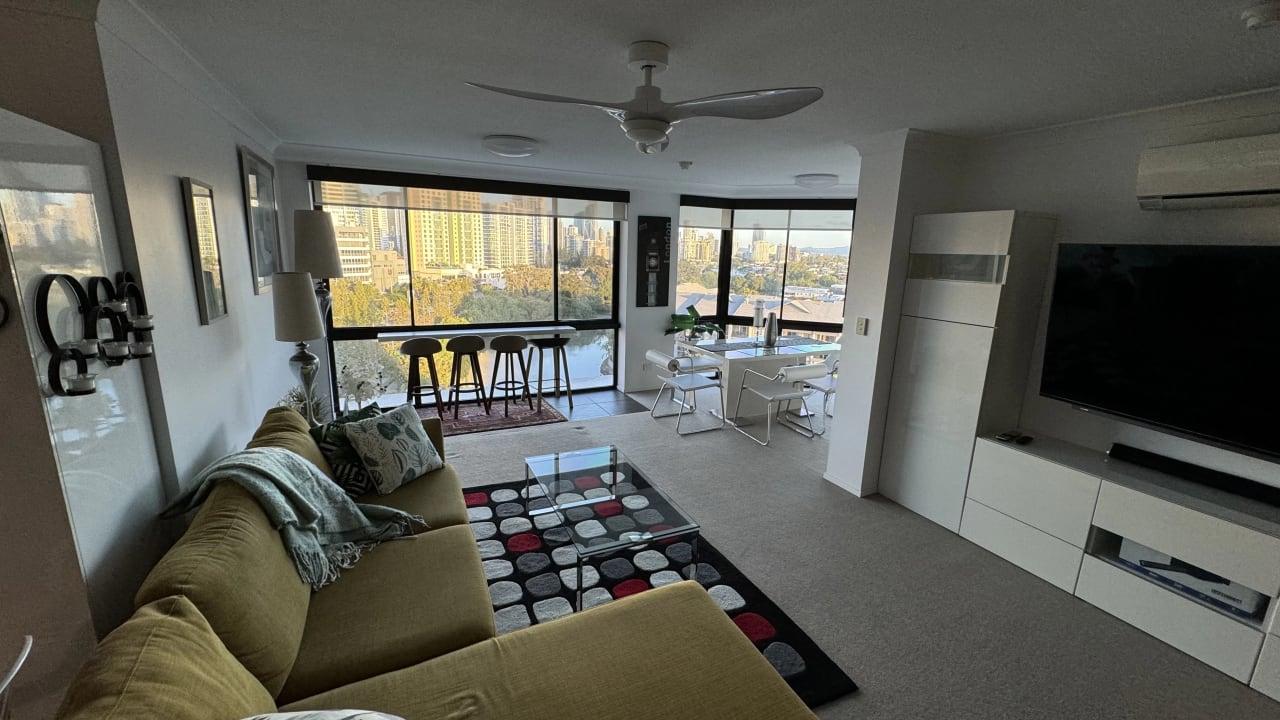 Furnished room in a flatshare