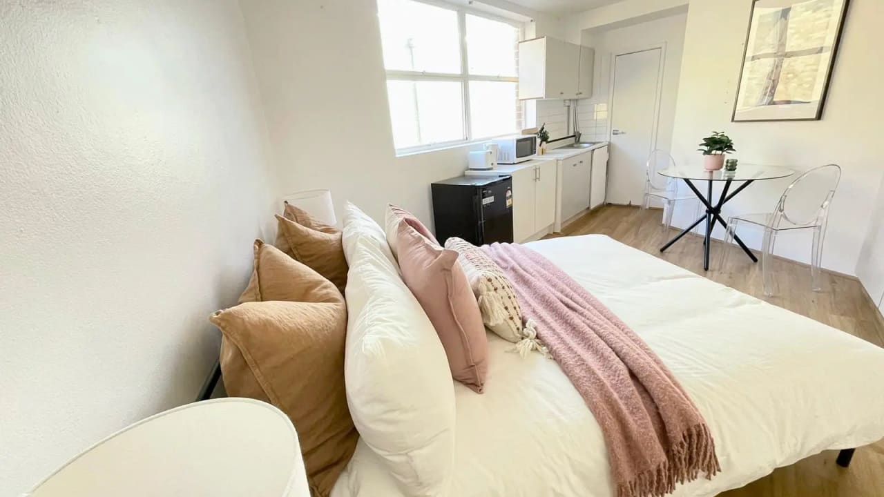 Room studio flat for rent