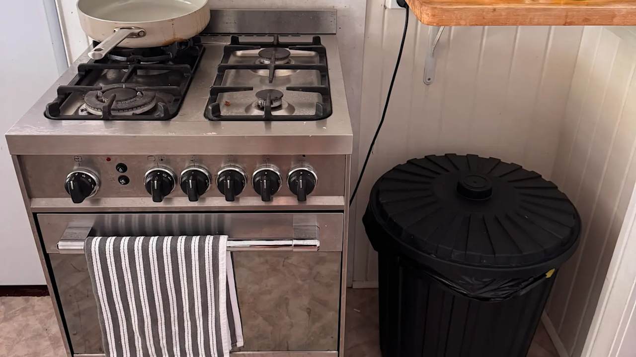 Furnished room in a share house