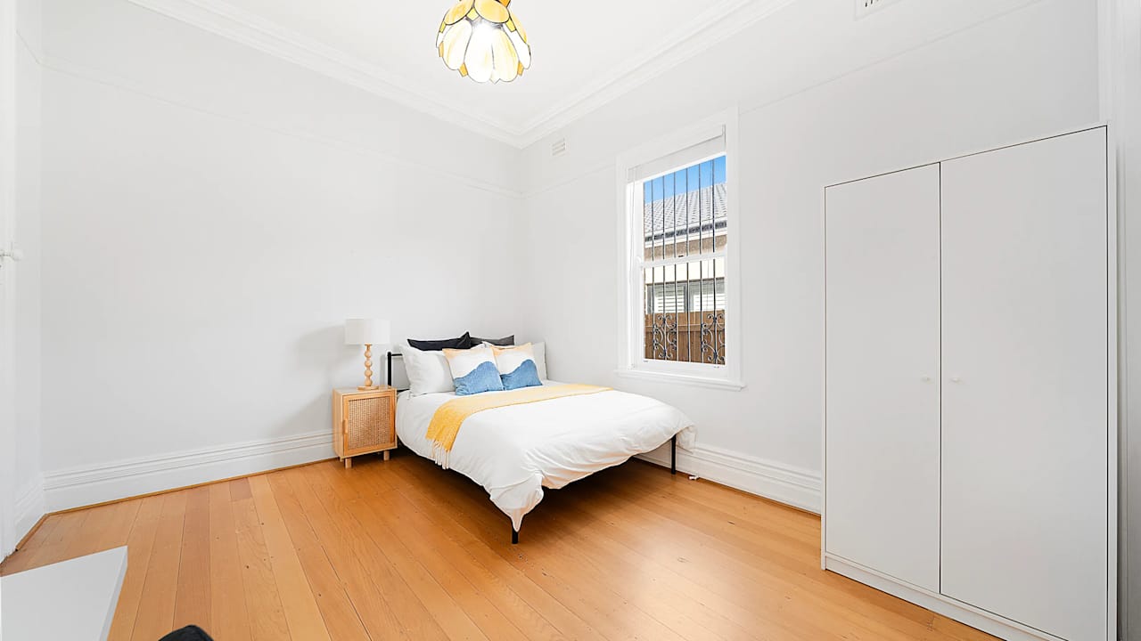 Room in a share house