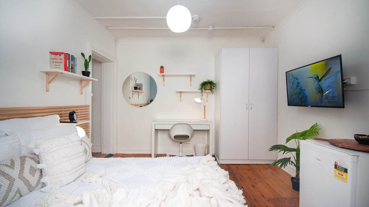Furnished room in a share house