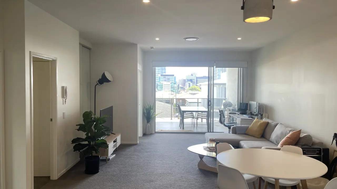 Unfurnished room with own bathroom