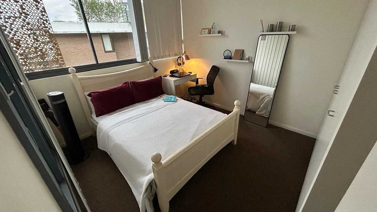 Furnished room in a flatshare