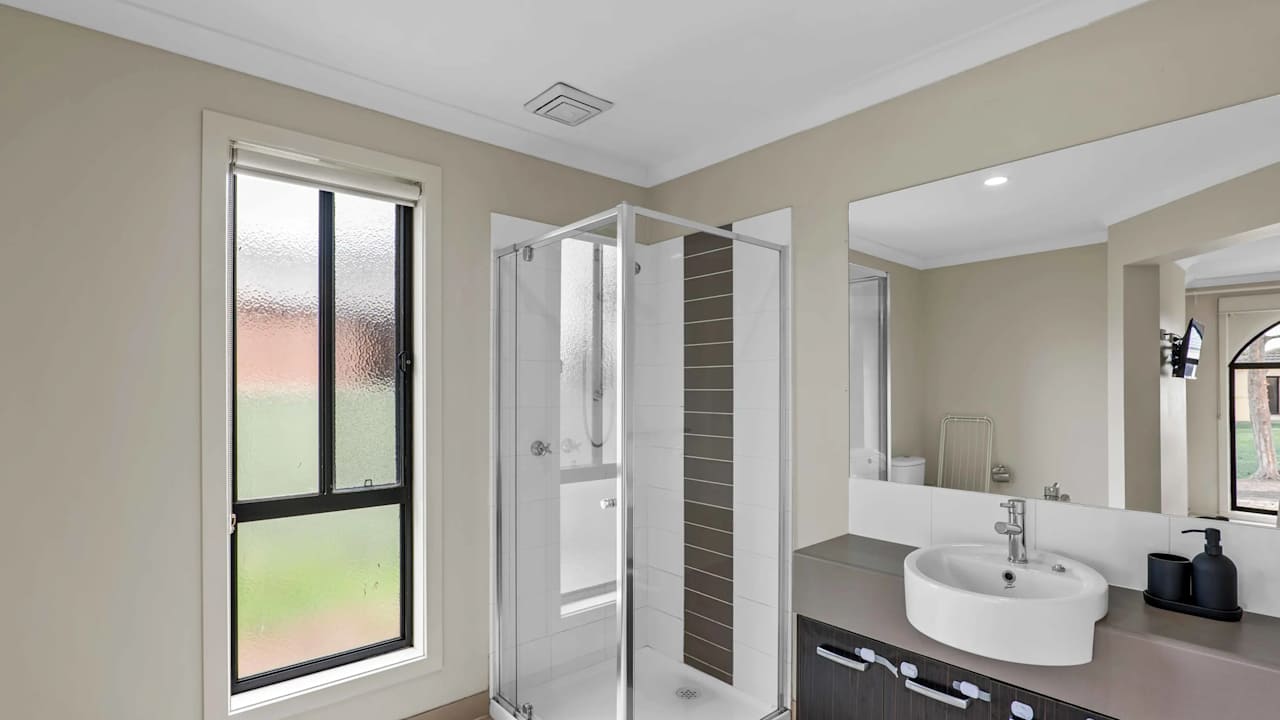 Furnished room with own bathroom