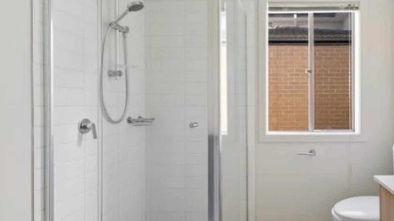 Whole property with 4 rooms for rent