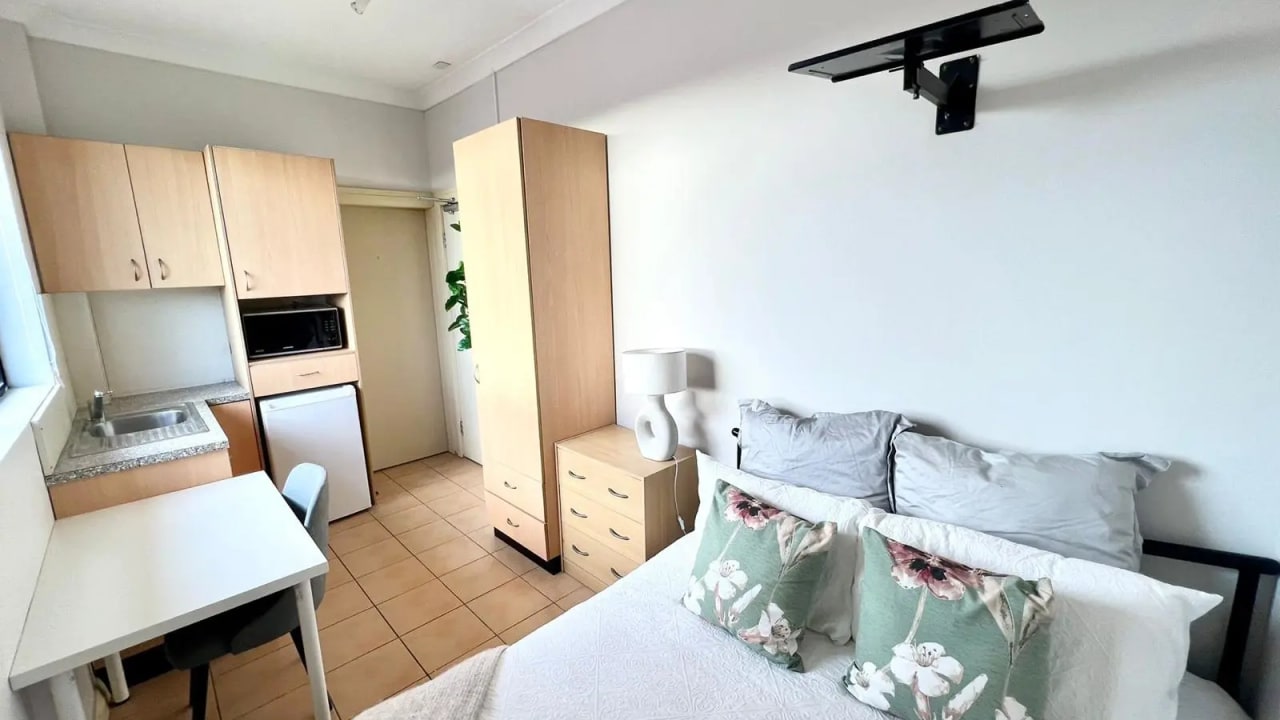 Room studio flat for rent