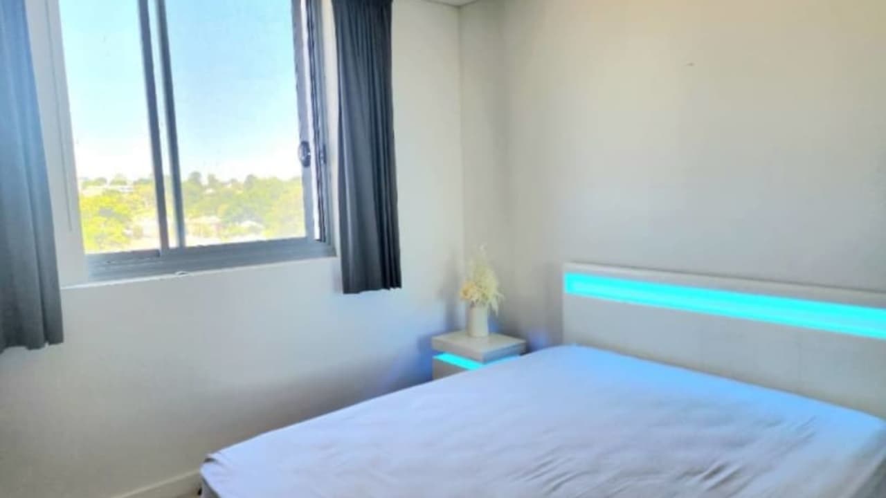 Furnished room with ensuite in a flatshare