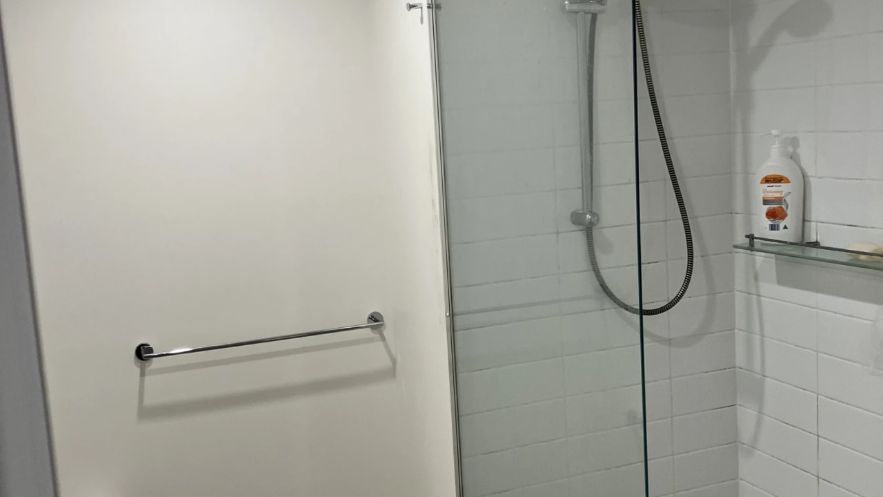 Furnished room with ensuite in a flatshare