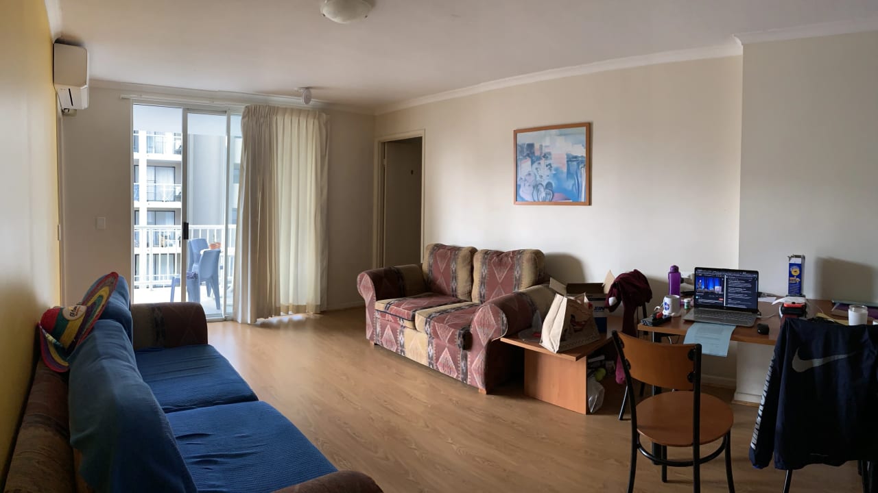 Furnished room with ensuite in a flatshare