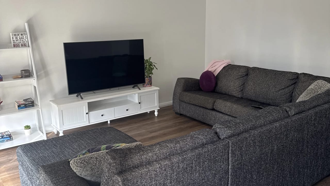 Unfurnished room with ensuite in a flatshare