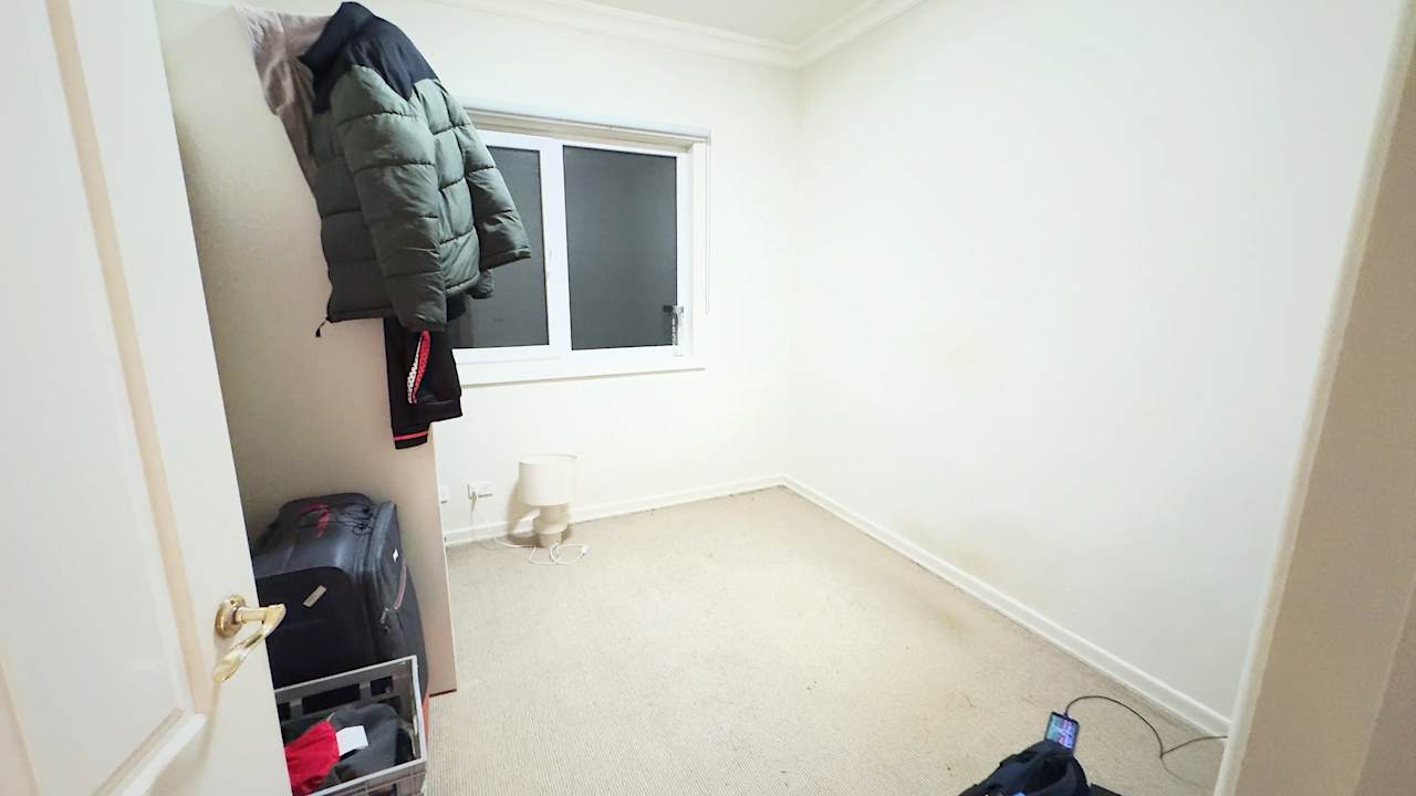 Unfurnished room in a share house