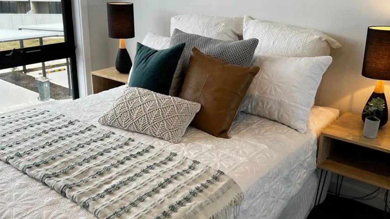 Furnished room in a share house