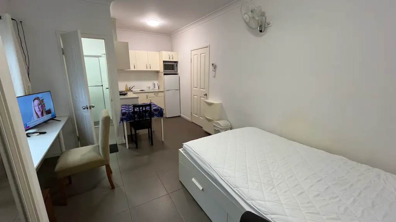 Furnished room studio flat for rent