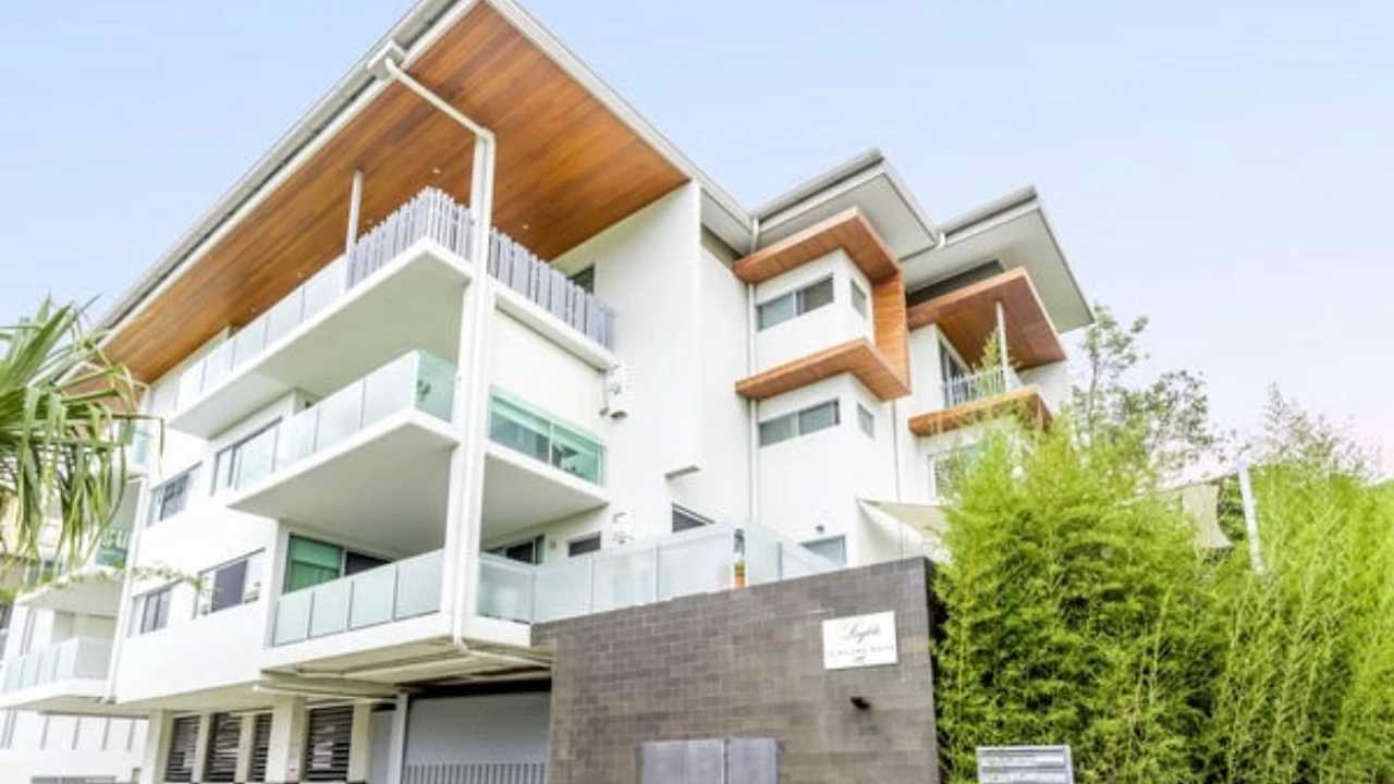 Unfurnished room with own bathroom