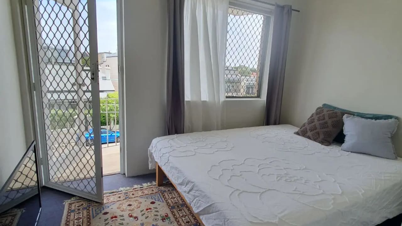 Furnished room in a flatshare