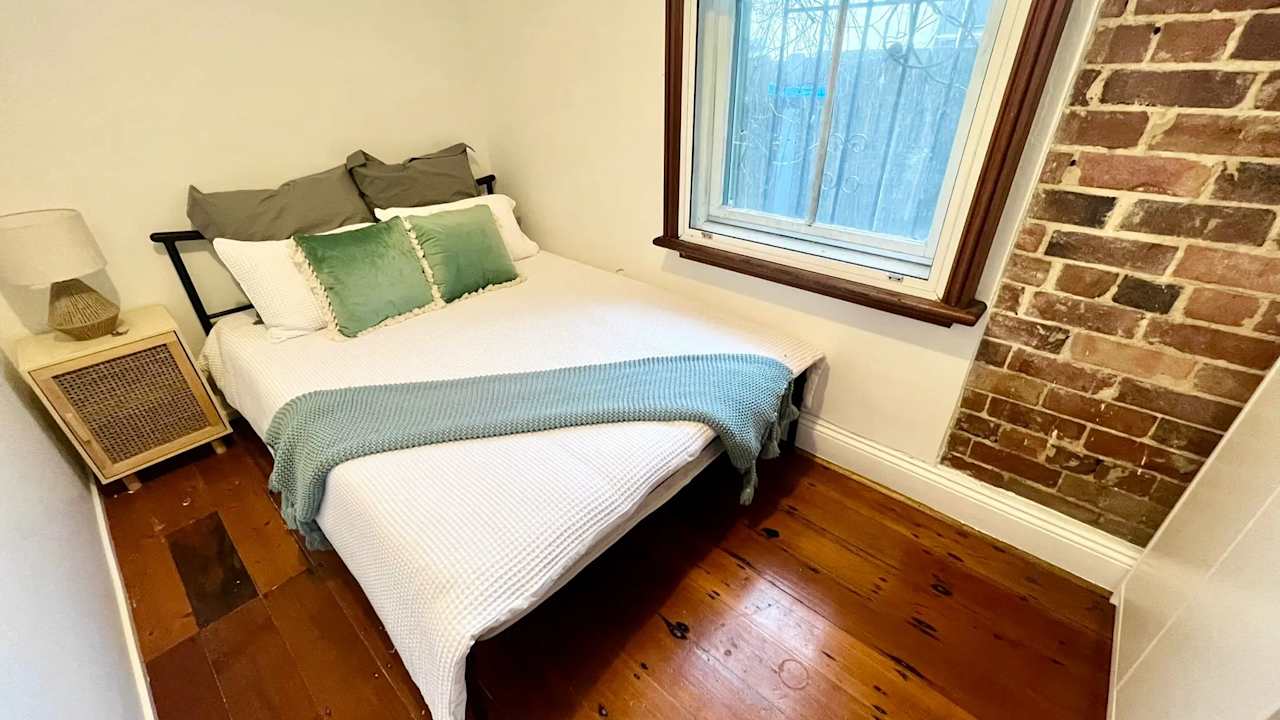 Room in a share house