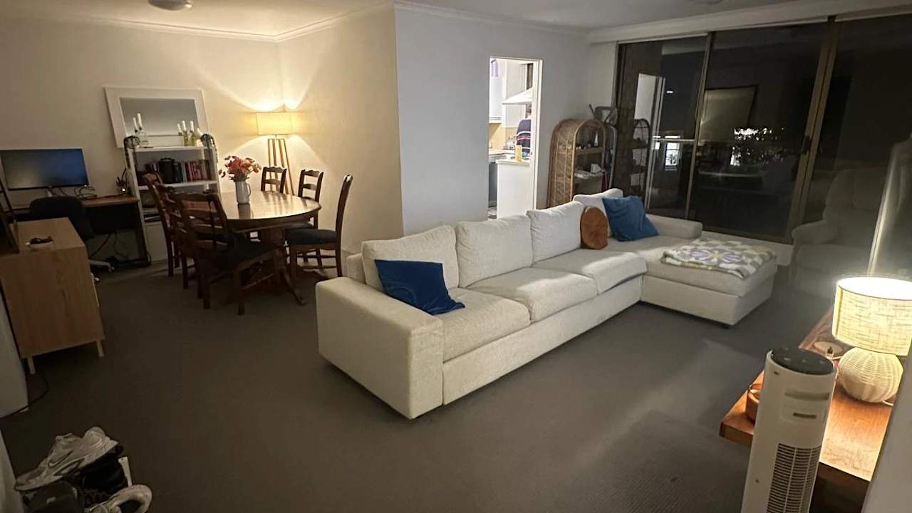 Furnished room in a flatshare