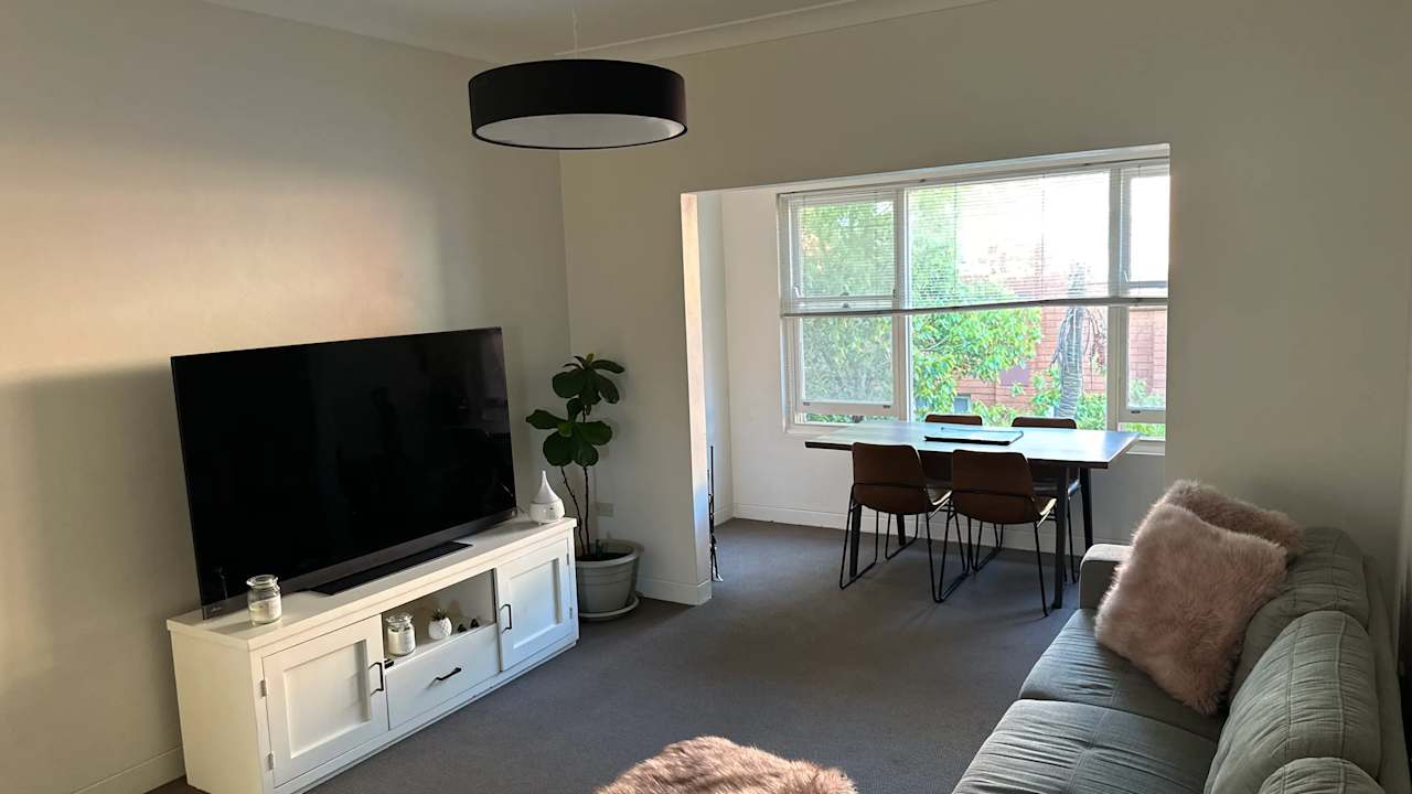 Furnished room in a flatshare