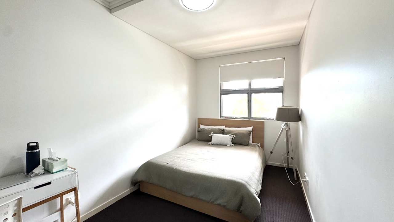 Furnished room in a flatshare