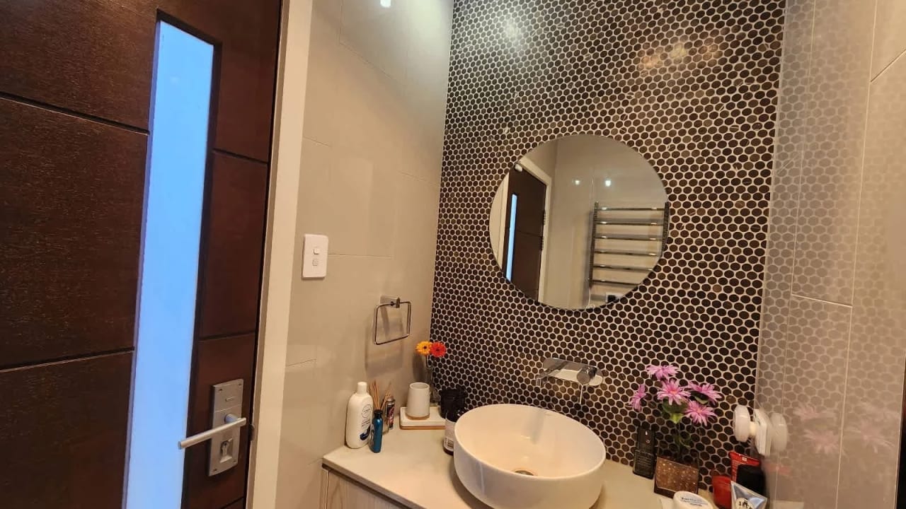 Furnished room with own bathroom