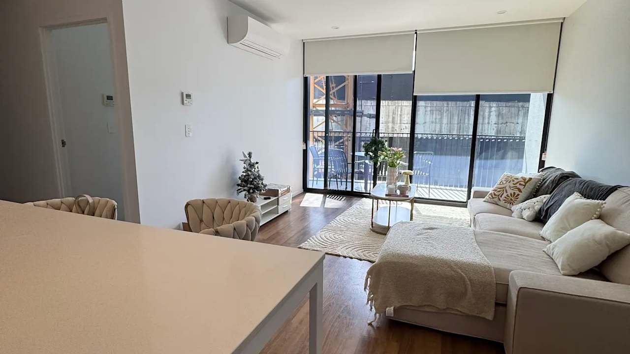 Unfurnished room with own bathroom