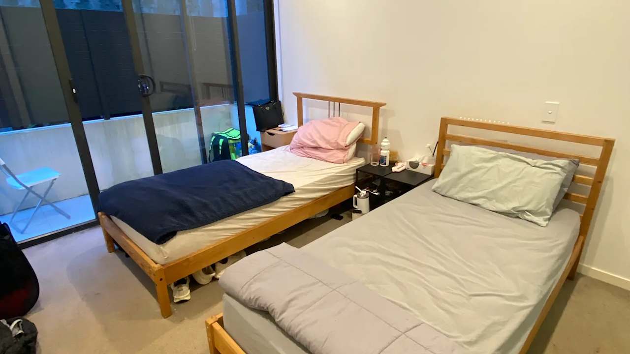 Furnished room with ensuite in a flatshare