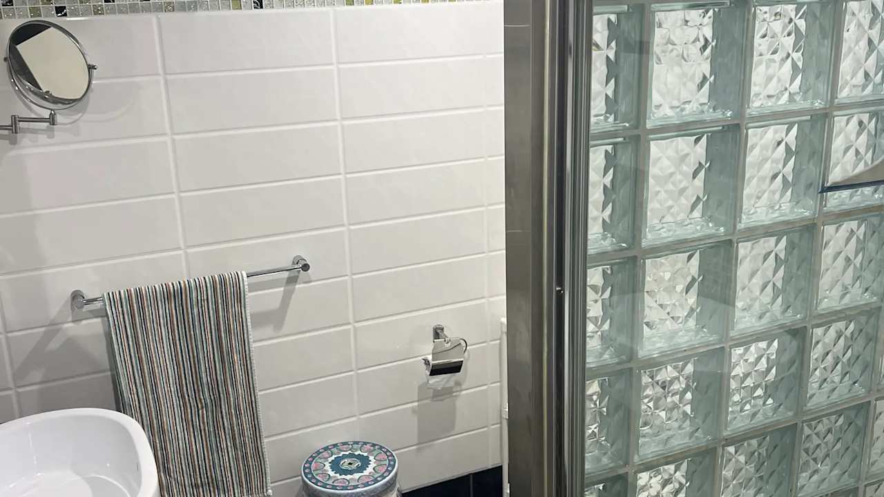 Furnished room with own bathroom