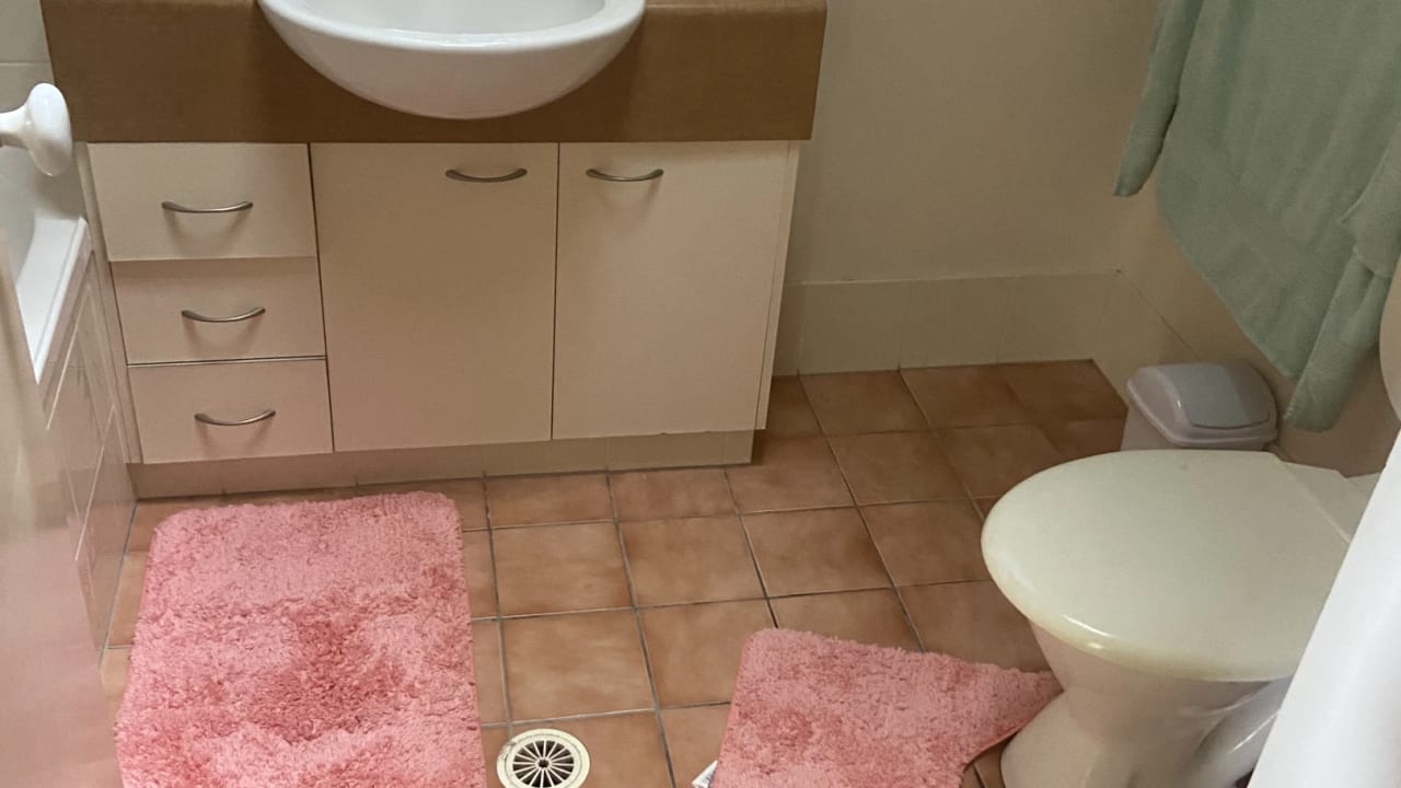 Room in a share house