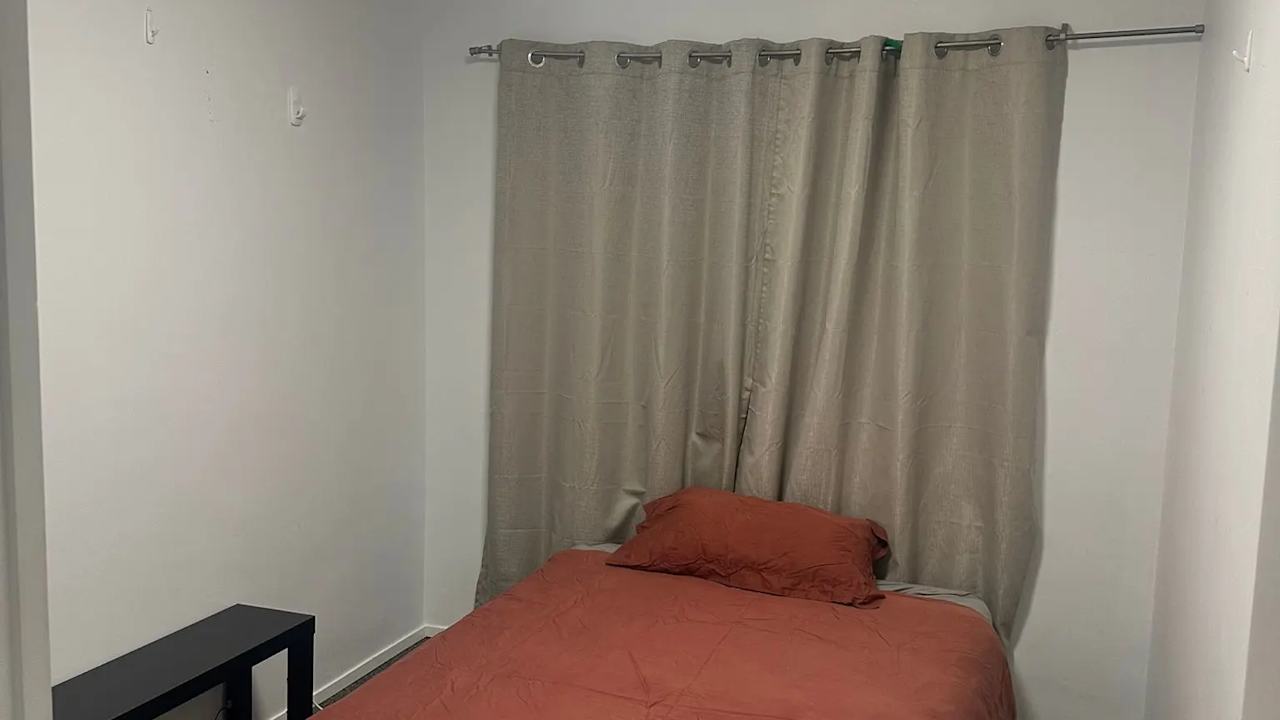 Furnished room in a flatshare