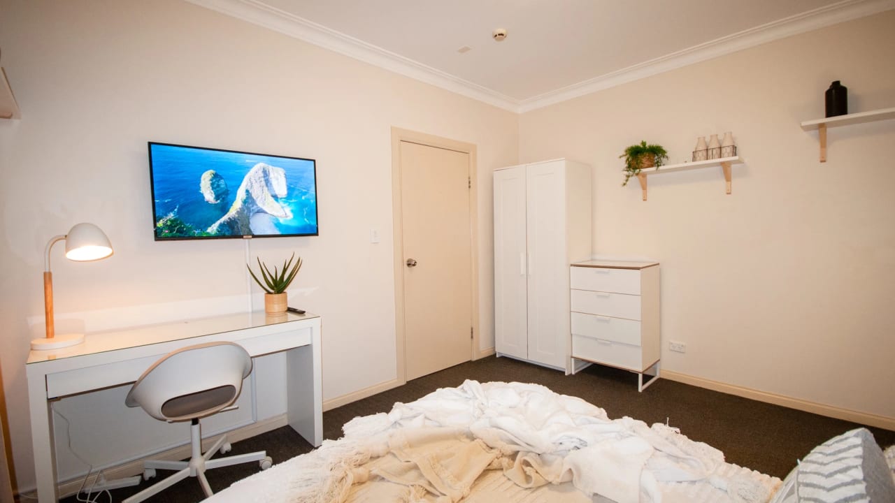 Furnished room in a share house