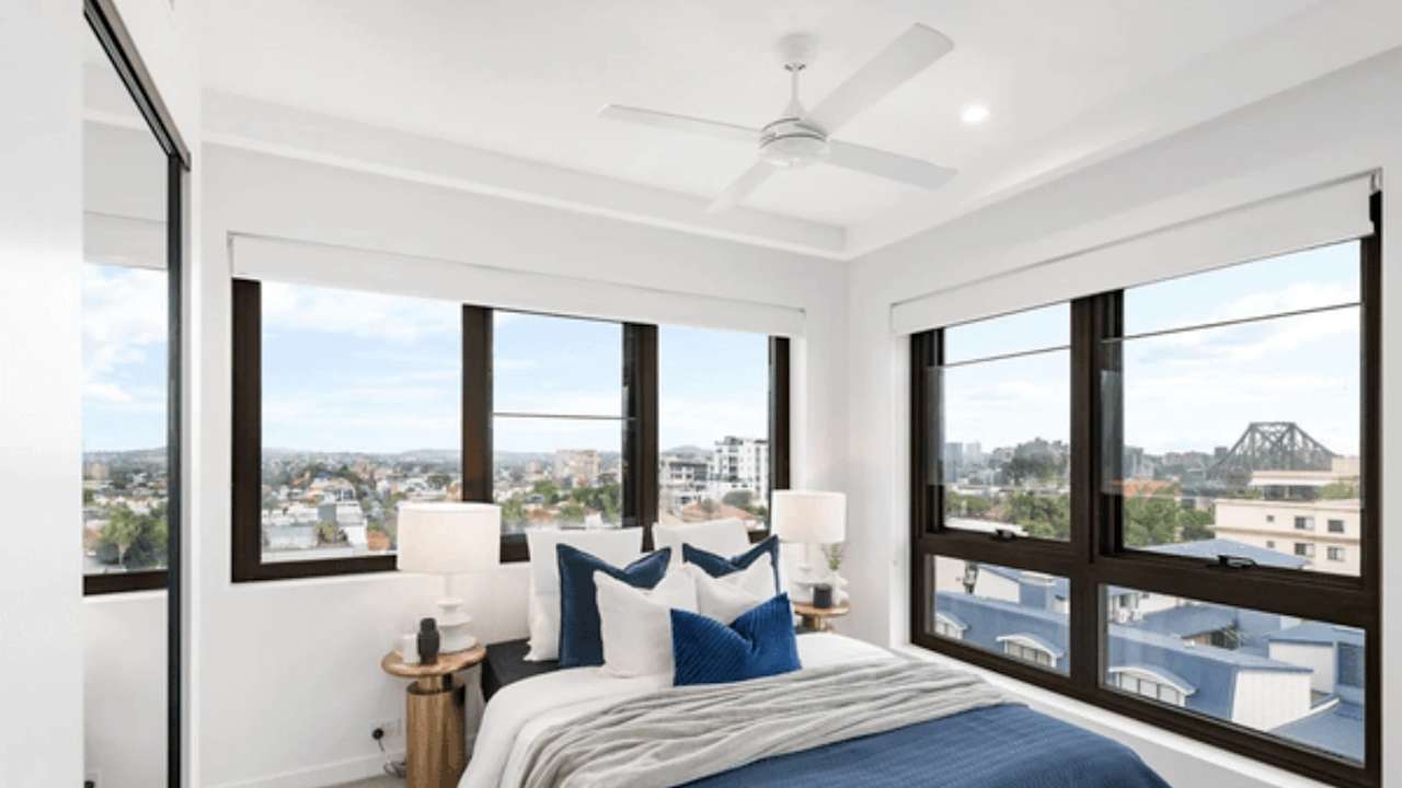 Furnished room with ensuite in a flatshare