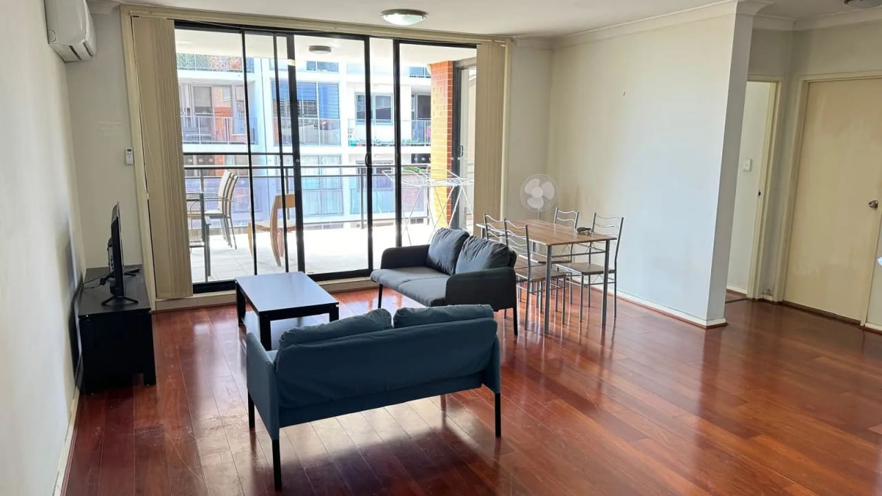Furnished room in a flatshare
