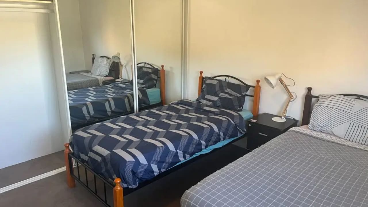 Furnished room in a flatshare