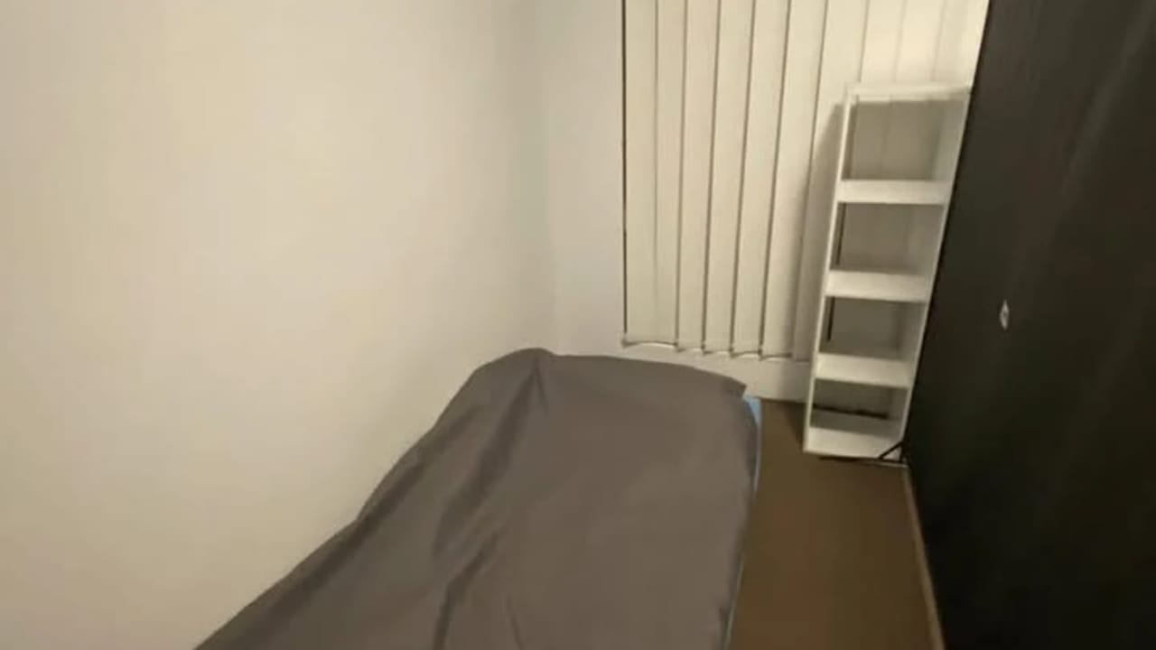 Furnished room in a flatshare