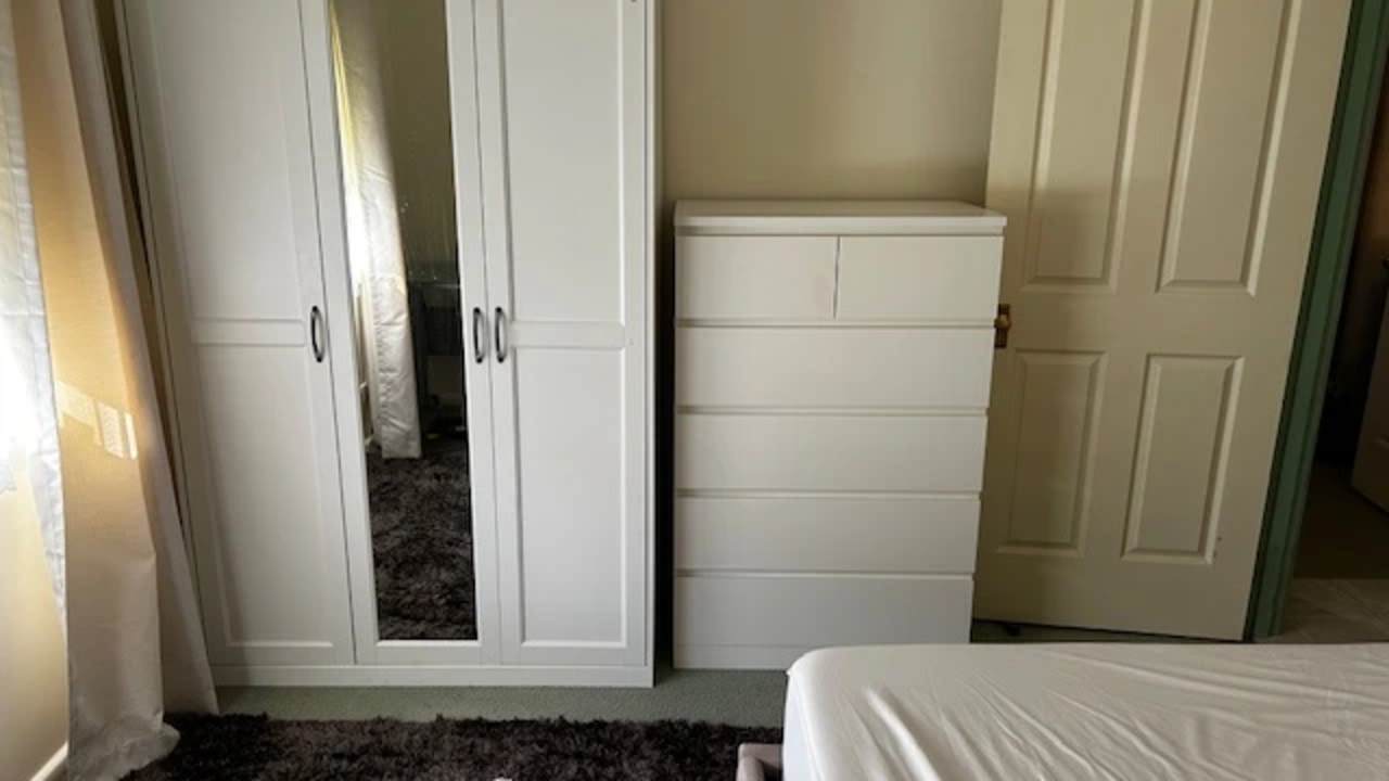 Furnished room in a share house