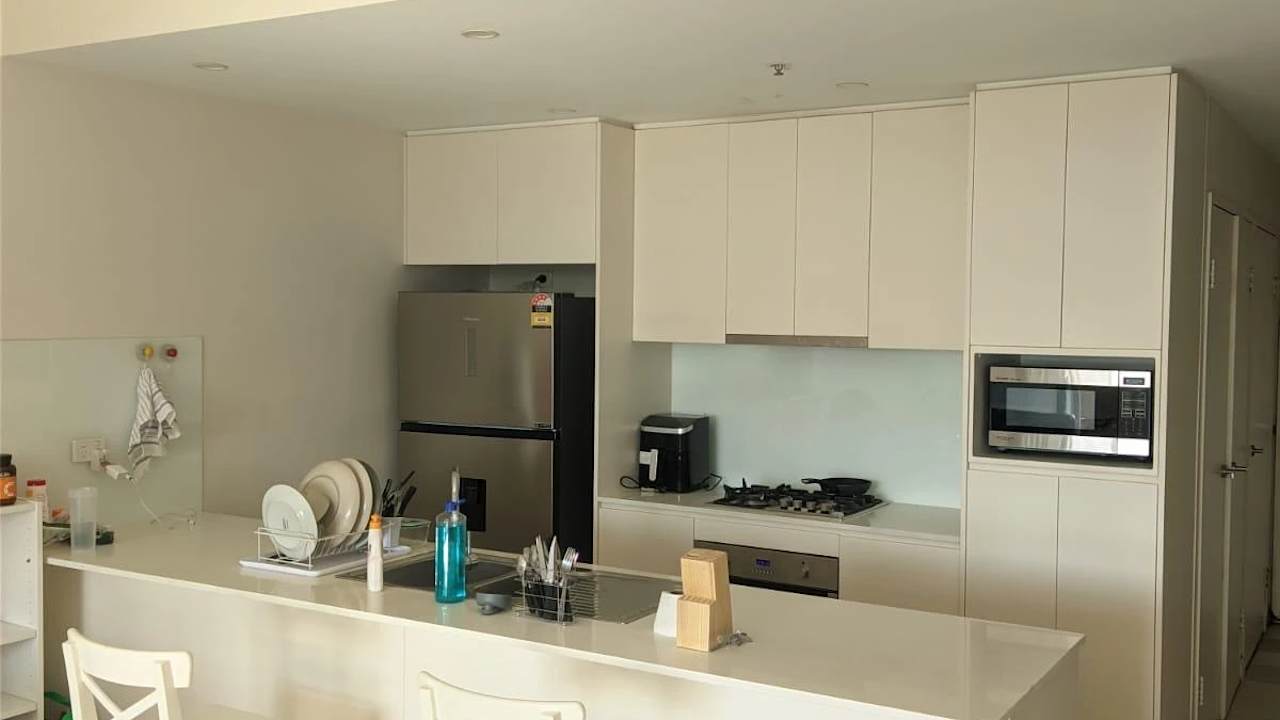 Furnished room with ensuite in a flatshare