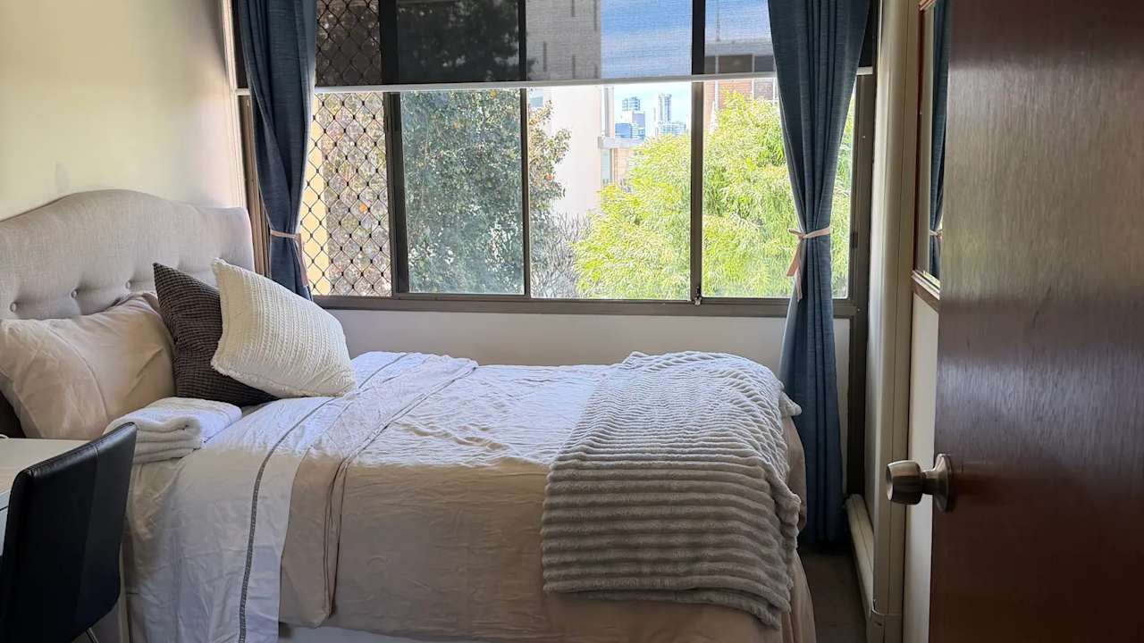 Furnished room in a share house