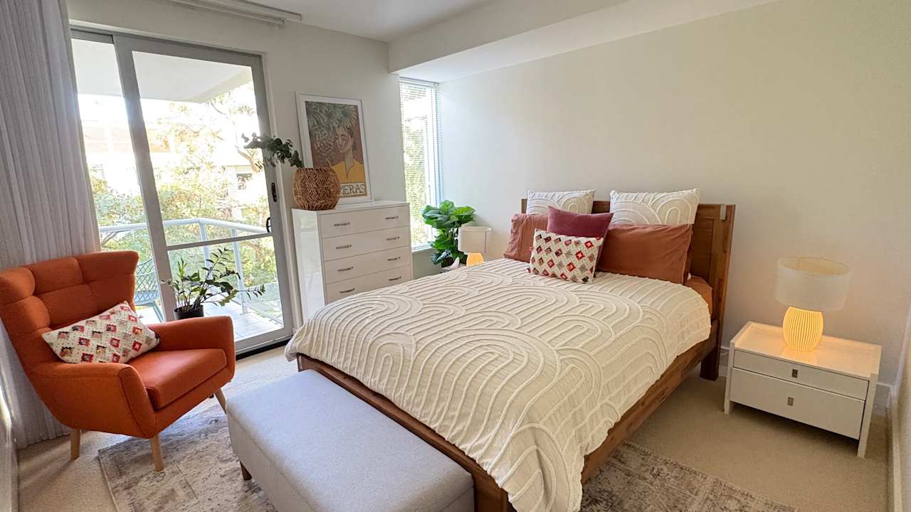 Furnished room with ensuite in a flatshare