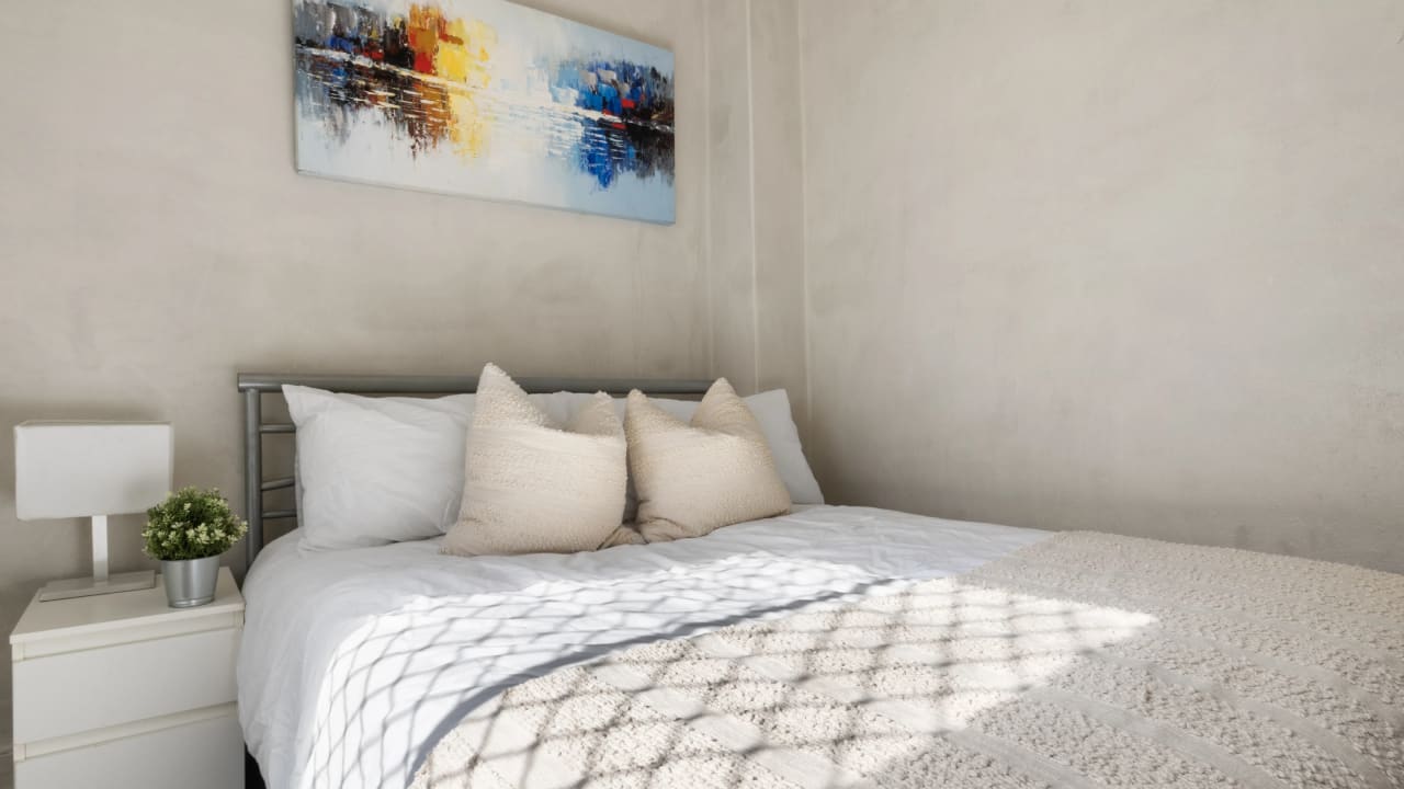 Furnished room in a flatshare