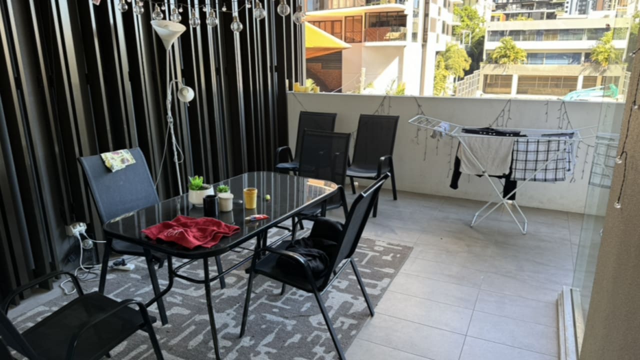 Furnished room with ensuite in a flatshare